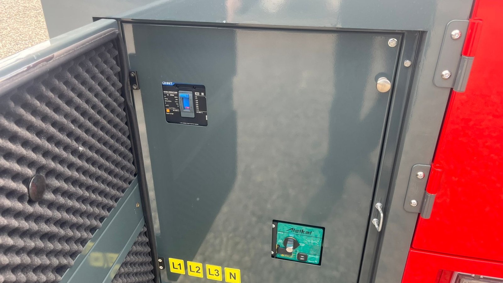 Notstromaggregat des Typs Bauer GFS-120 ATS, 120 kW/150 kVA Fabriksny generator, Gebrauchtmaschine in Lintrup (Bild 8)