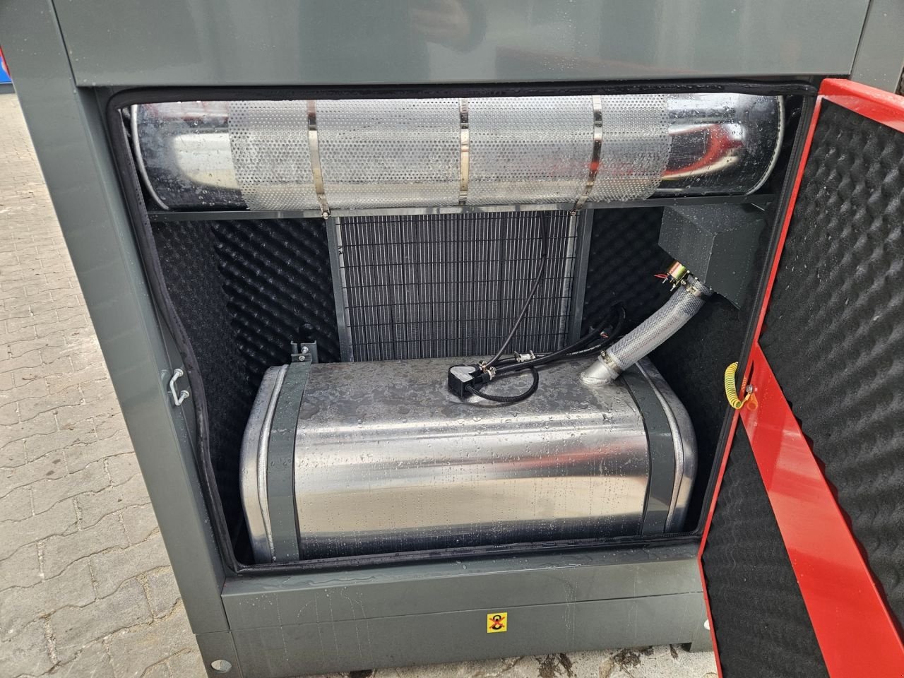 Notstromaggregat des Typs Bauer GFS80Kw 110Kva, Neumaschine in Veldhoven (Bild 8)