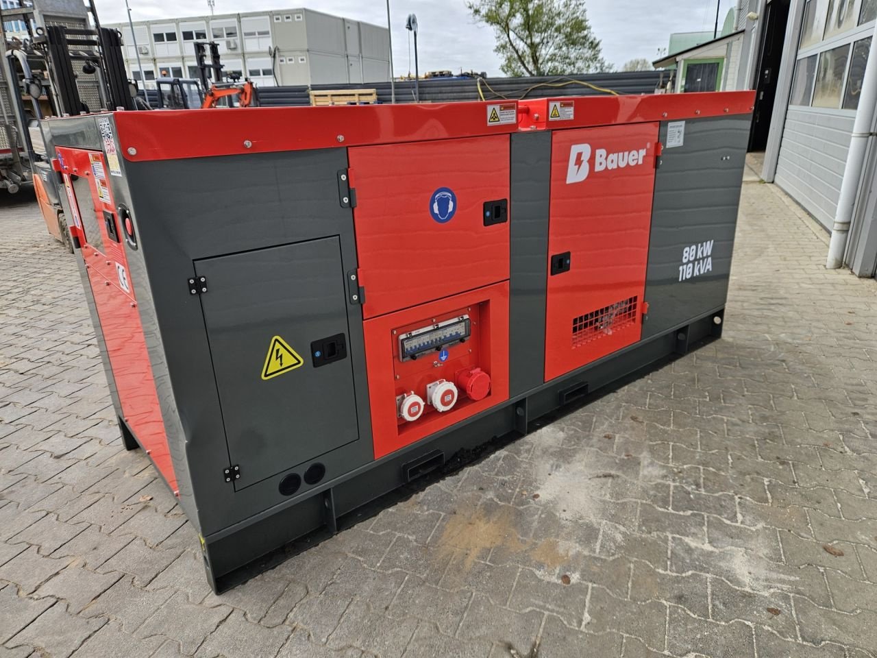 Notstromaggregat des Typs Bauer GFS80Kw 110Kva, Neumaschine in Veldhoven (Bild 2)