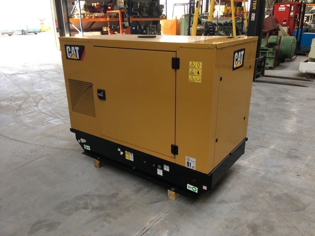 Notstromaggregat des Typs Caterpillar C2.2 22 kVA Silent generatorset New, Neumaschine in VEEN (Bild 10)