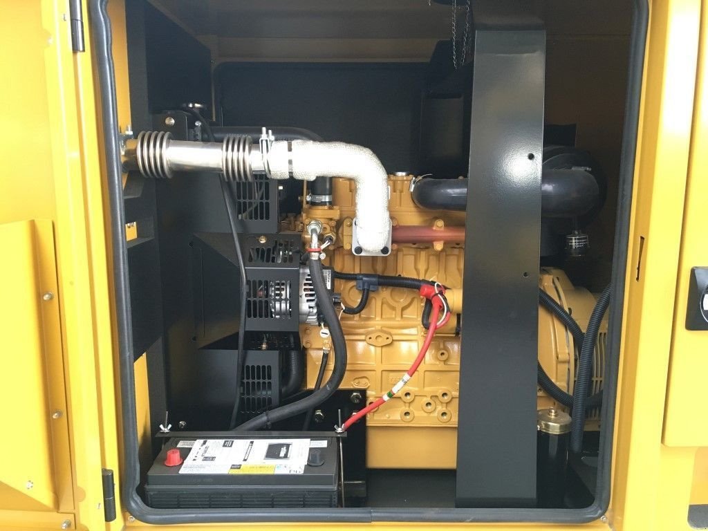 Notstromaggregat des Typs Caterpillar C2.2 22 kVA Silent generatorset New, Neumaschine in VEEN (Bild 2)