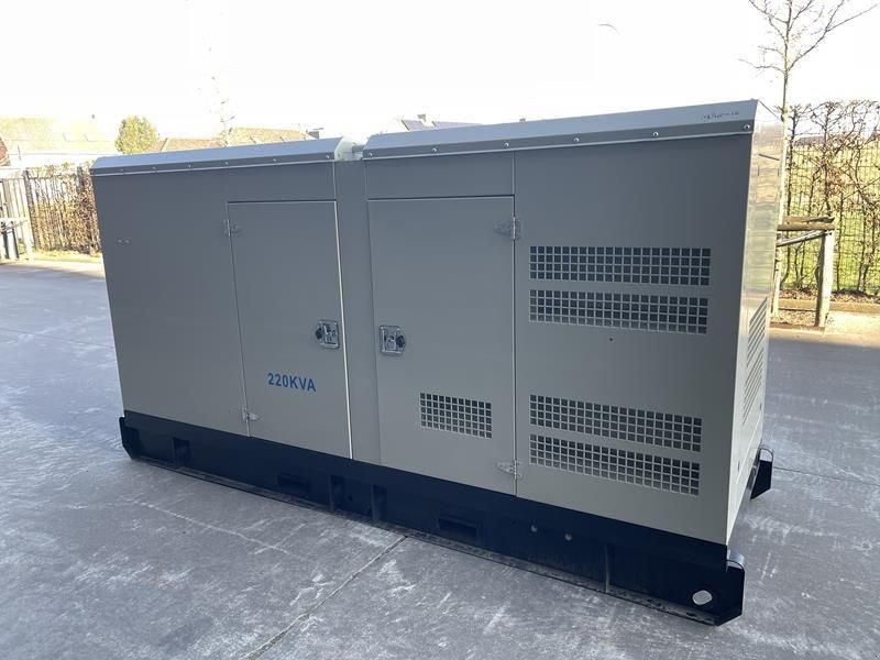 Notstromaggregat типа Cummins 220 kVA, Gebrauchtmaschine в Waregem (Фотография 3)