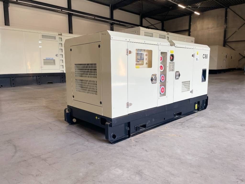 Notstromaggregat of the type Cummins 4BTA3.9-G11 - 88 kVA Generator - DPX-19834, Neumaschine in Dordrecht (Picture 2)