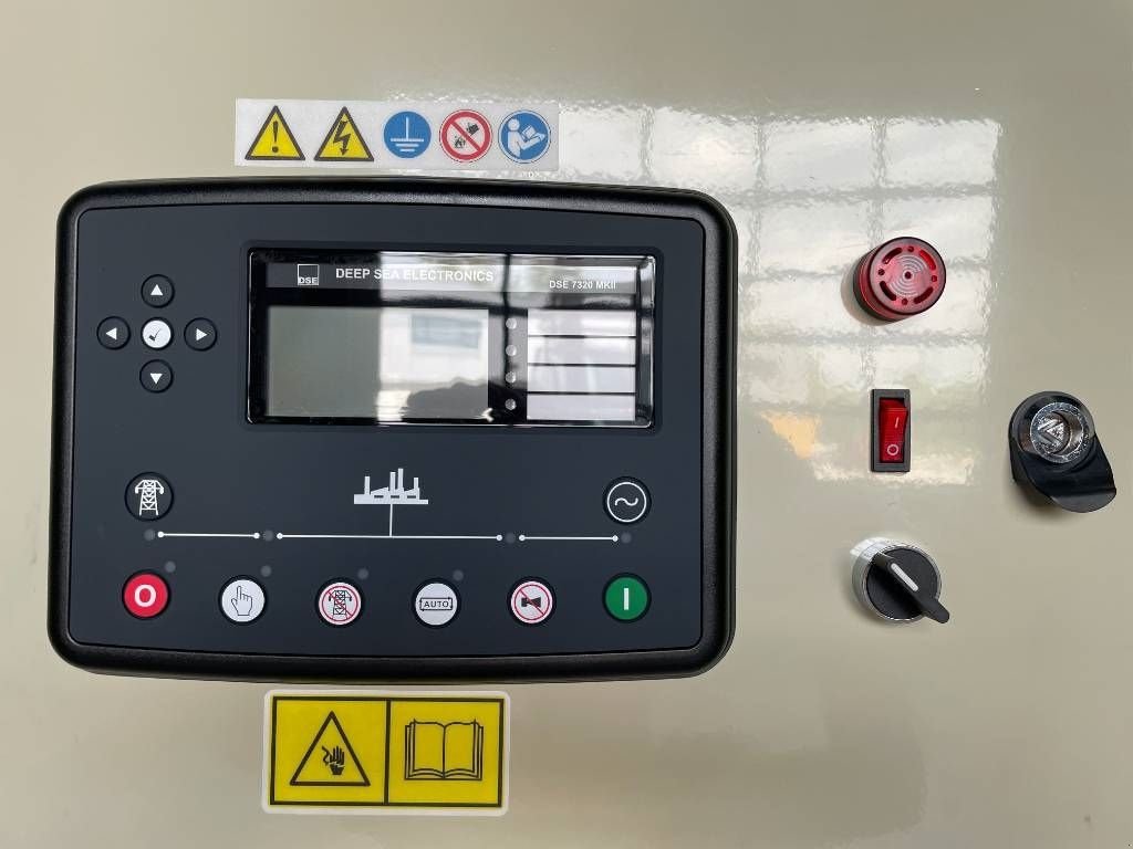 Notstromaggregat of the type Cummins 6ZTAA13-G4 - 500 kVA Generator - DPX-19845, Neumaschine in Dordrecht (Picture 11)