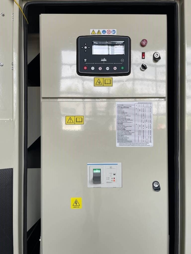 Notstromaggregat of the type Cummins 6ZTAA13-G4 - 500 kVA Generator - DPX-19845, Neumaschine in Dordrecht (Picture 10)