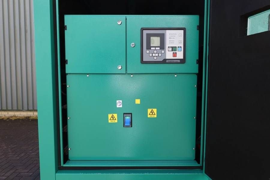 Notstromaggregat типа Cummins C550D5Q Declaration of Conformity, Diesel, 550kVA,, Gebrauchtmaschine в Groenlo (Фотография 2)