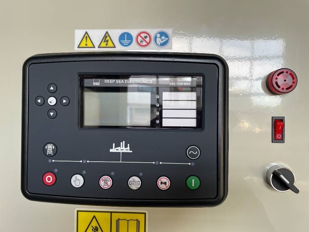 Notstromaggregat des Typs Cummins QSZ13-G13 - 550 kVA Generator - DPX-19846, Neumaschine in Dordrecht (Bild 11)