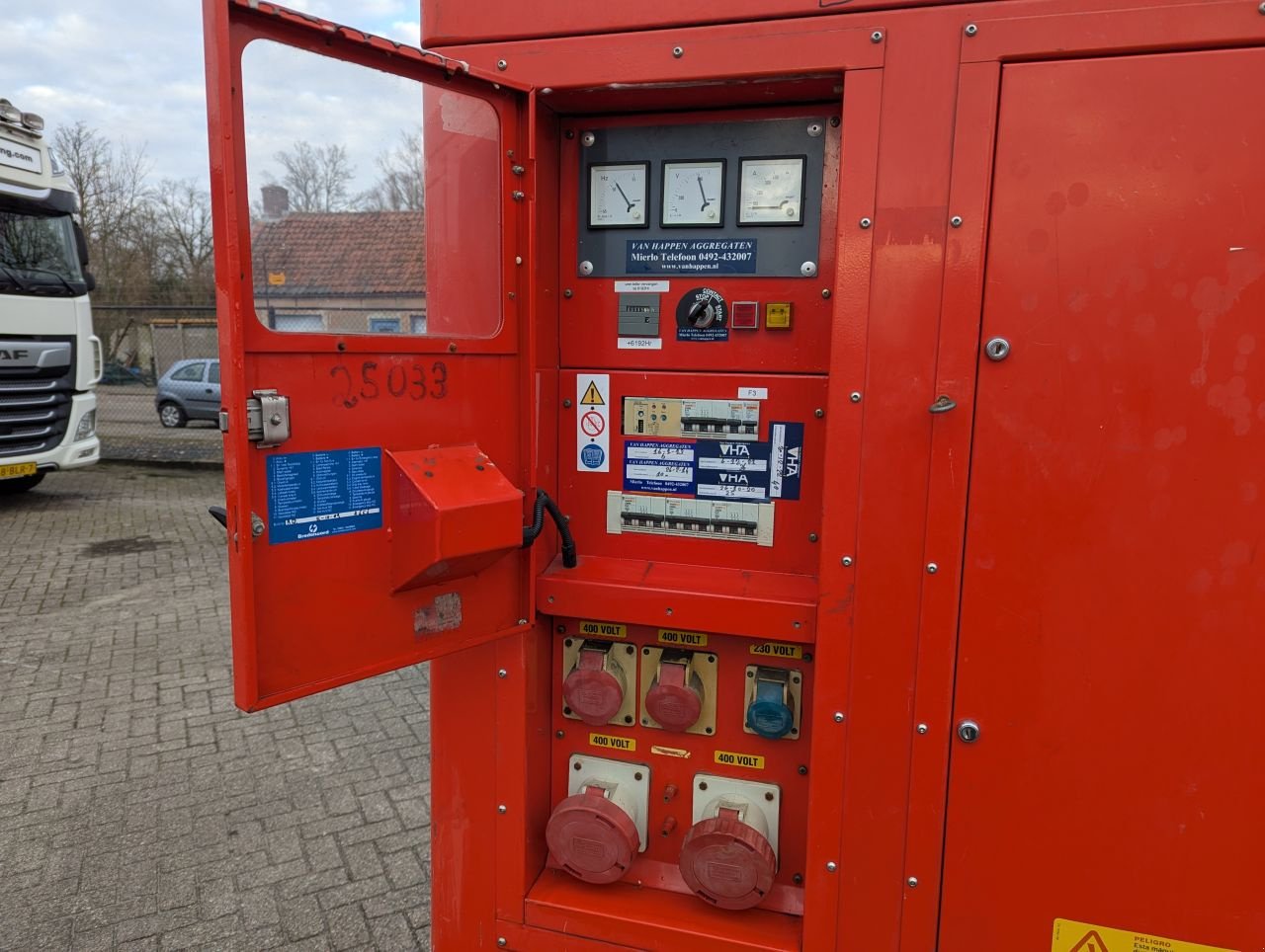 Notstromaggregat des Typs Himoinsa 25033, Gebrauchtmaschine in Oud Gastel (Bild 9)