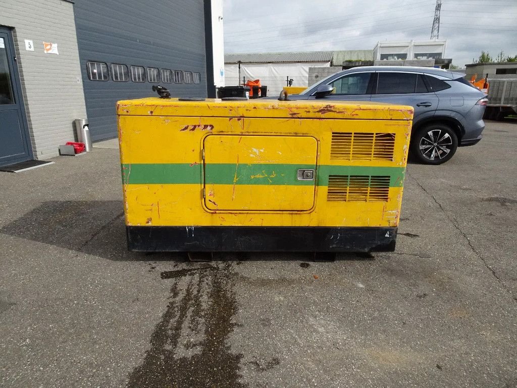 Notstromaggregat of the type Himoinsa H22.5, Gebrauchtmaschine in Zutphen (Picture 3)