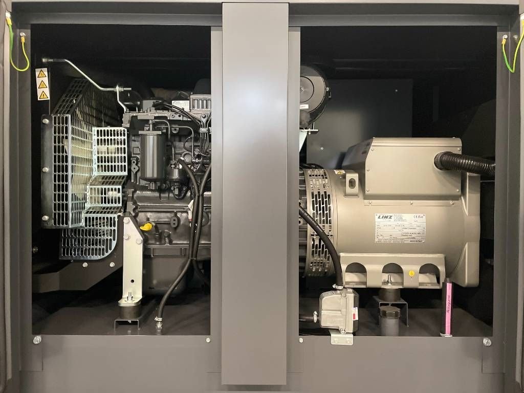 Notstromaggregat van het type Iveco NEF45SM3 - 85 kVA Generator - DPX-17551, Neumaschine in Dordrecht (Foto 8)