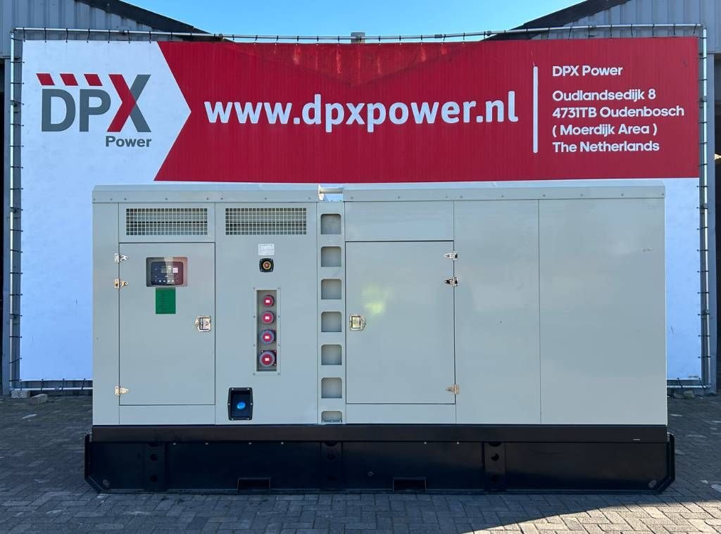 Notstromaggregat des Typs Perkins 2206C-E13TAG2 - 400 kVA Generator - DPX-19812, Neumaschine in Oudenbosch (Bild 1)