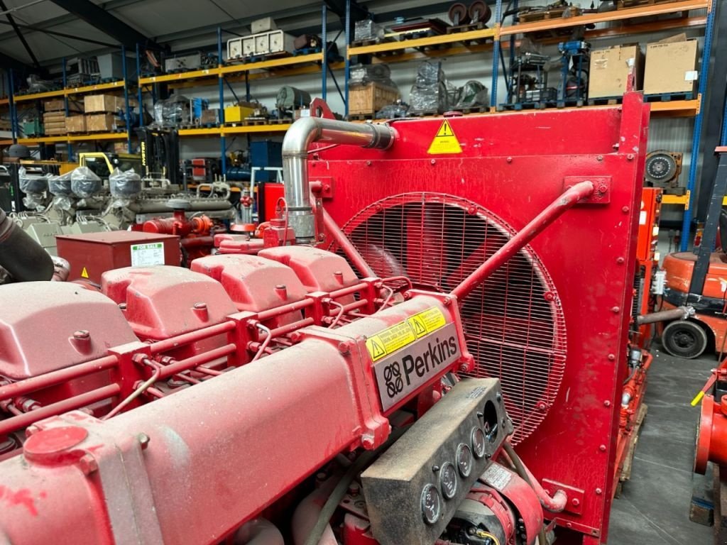 Notstromaggregat des Typs Perkins 4006 Stamford 700 kVA generatorset, Gebrauchtmaschine in VEEN (Bild 3)