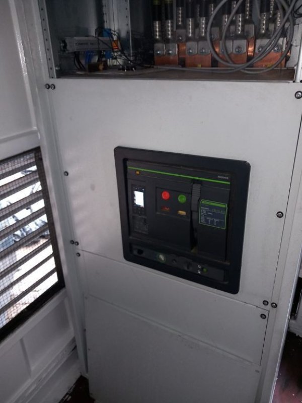 Notstromaggregat des Typs Perkins 4016 TEG1 Leroy Somer 1750 kVA Silent generatorset in 40 ft cont, Gebrauchtmaschine in VEEN (Bild 11)