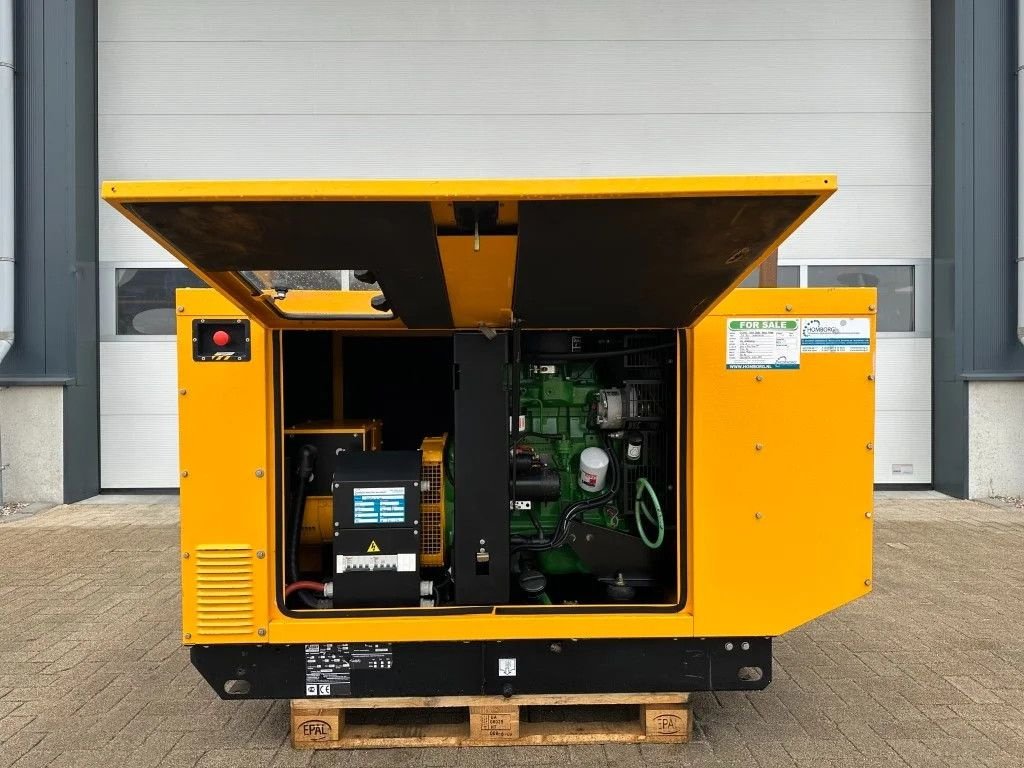 Notstromaggregat of the type SDMO JS 30 John Deere 3029 DF 120 Leroy Somer 30 kVA Silent generator, Gebrauchtmaschine in VEEN (Picture 3)