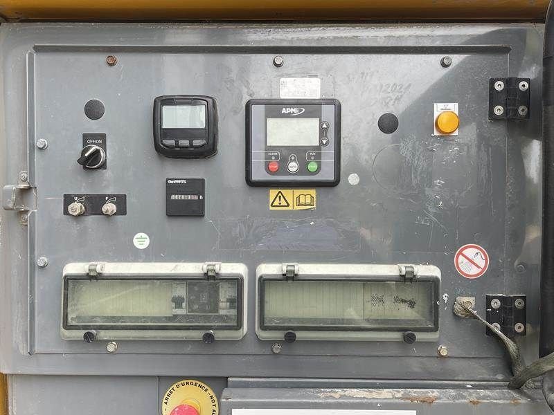 Notstromaggregat Türe ait SDMO R 110 C 3, Gebrauchtmaschine içinde Waregem (resim 9)