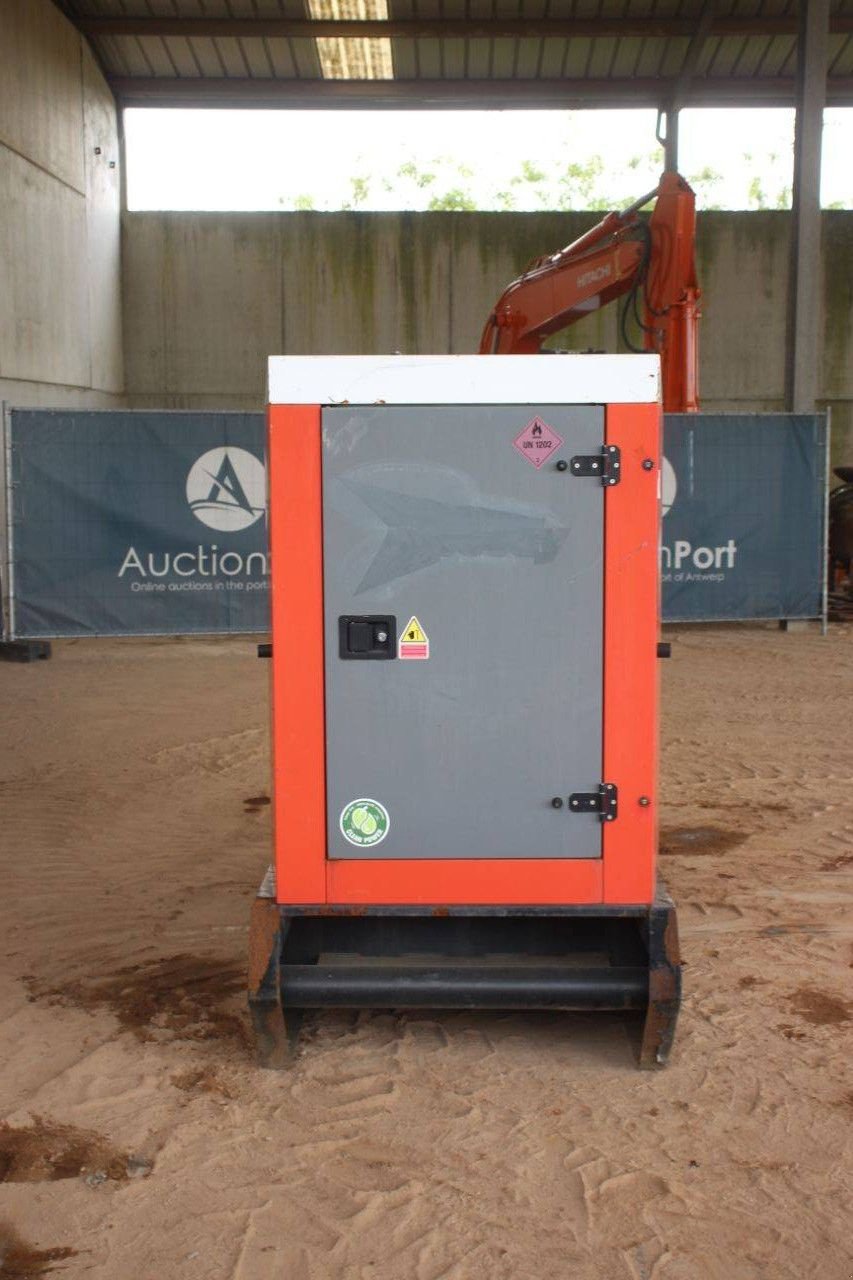 Notstromaggregat del tipo SDMO R110, Gebrauchtmaschine In Antwerpen (Immagine 8)
