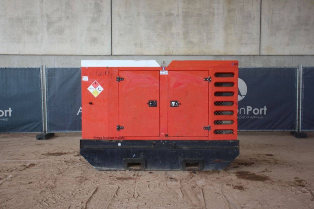 Notstromaggregat del tipo SDMO R110, Gebrauchtmaschine In Antwerpen (Immagine 2)