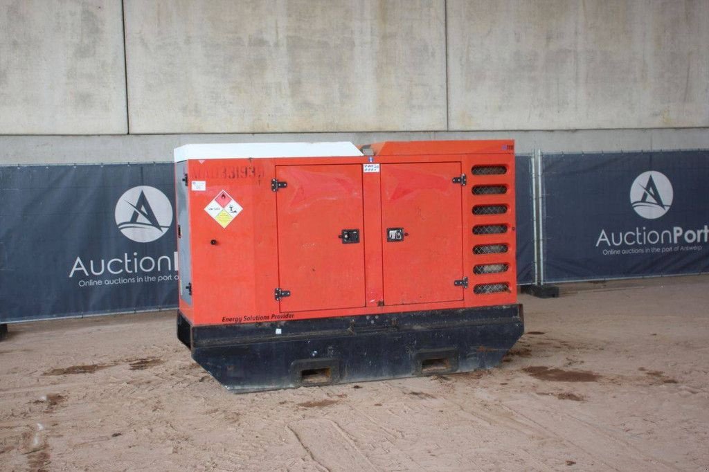 Notstromaggregat del tipo SDMO R110, Gebrauchtmaschine In Antwerpen (Immagine 1)