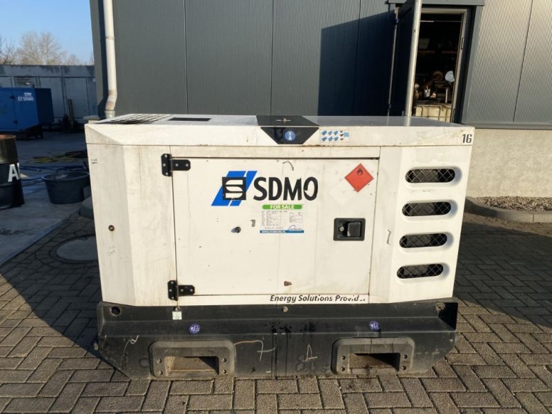Notstromaggregat des Typs SDMO R16 Mitsubishi Leroy Somer 16 kVA Silent Rental generatorset, Gebrauchtmaschine in VEEN (Bild 1)