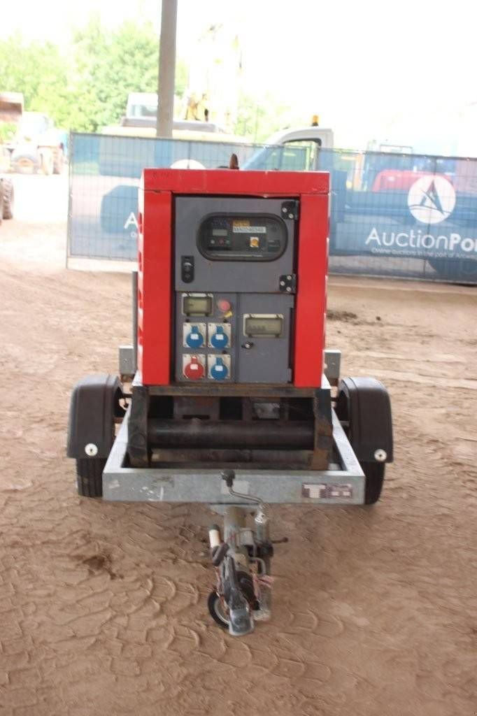 Notstromaggregat от тип SDMO R22, Gebrauchtmaschine в Antwerpen (Снимка 4)