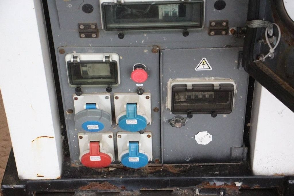 Notstromaggregat от тип SDMO R22C3, Gebrauchtmaschine в Antwerpen (Снимка 10)
