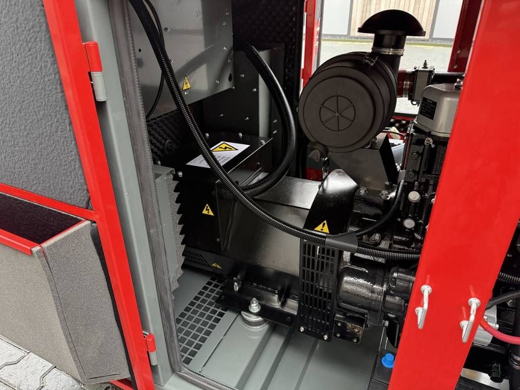 Notstromaggregat Türe ait Sonstige Ashita 30 KVA, Neumaschine içinde Luttenberg (resim 3)