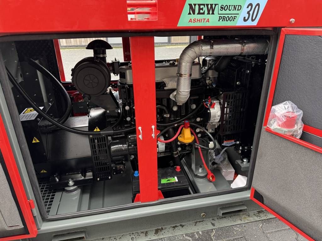 Notstromaggregat Türe ait Sonstige Ashita 30 KVA, Neumaschine içinde Luttenberg (resim 2)