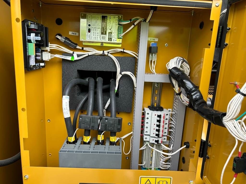 Notstromaggregat του τύπου Sonstige Cat DE300E0 - C9 - 300 kVA Generator - DPX-18021, Neumaschine σε Dordrecht (Φωτογραφία 11)