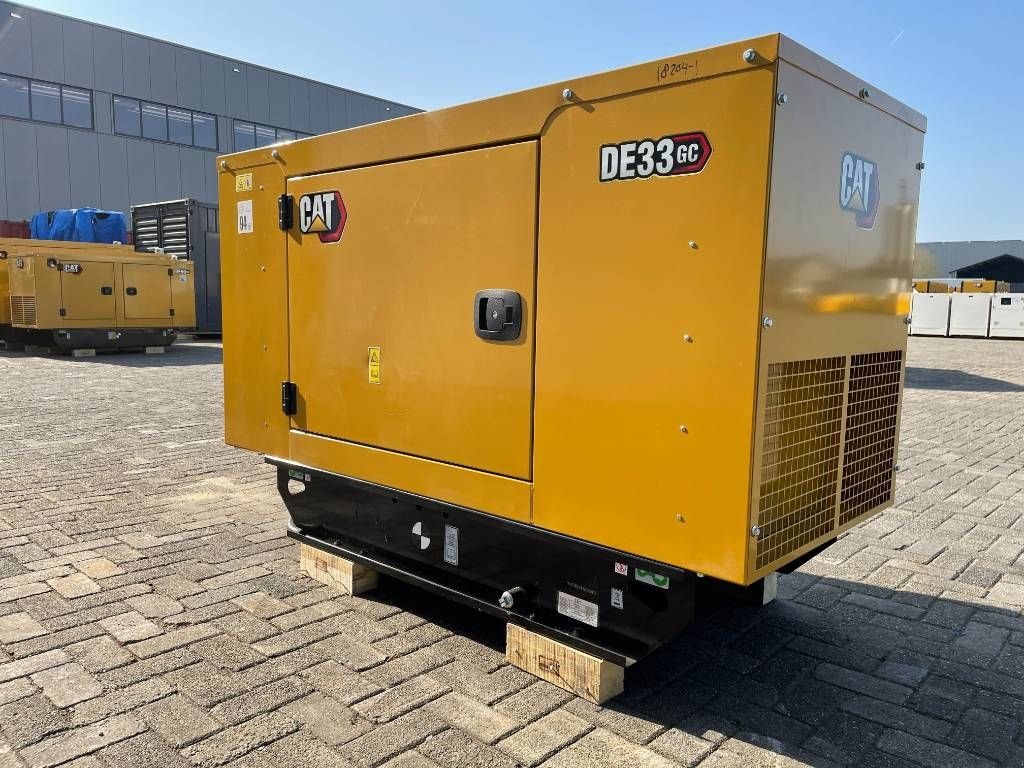 Notstromaggregat of the type Sonstige Cat DE33GC - 33 kVA Stand-by Generator Set - DPX-18204, Neumaschine in Dordrecht (Picture 4)