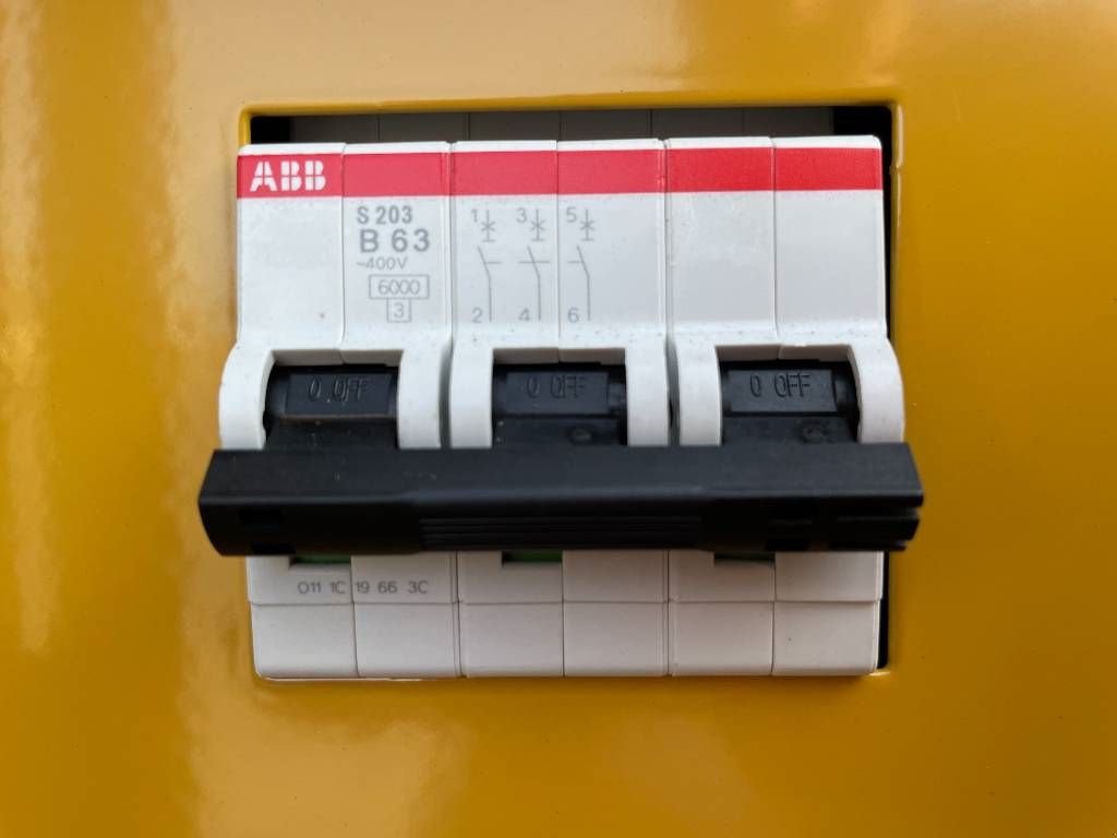 Notstromaggregat of the type Sonstige Cat DE33GC - 33 kVA Stand-by Generator Set - DPX-18204, Neumaschine in Dordrecht (Picture 11)