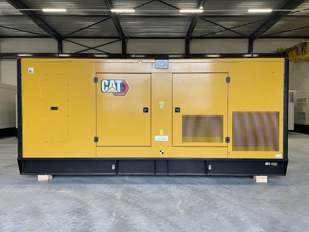 Notstromaggregat van het type Sonstige Cat DE550E0 - C15 - 550 kVA Generator - DPX-18027, Neumaschine in Dordrecht (Foto 1)