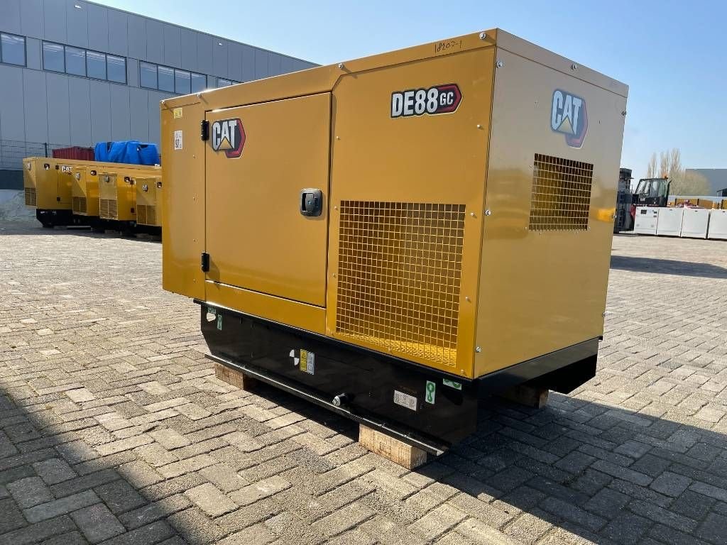Notstromaggregat van het type Sonstige Cat DE88GC - 88 kVA Stand-by Generator Set - DPX-18207, Neumaschine in Dordrecht (Foto 3)