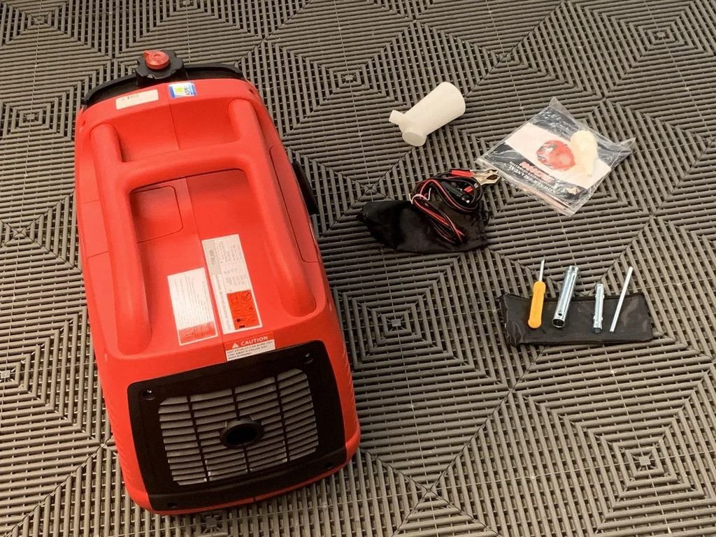 Notstromaggregat of the type Sonstige Compact stille koffer inverter generator 2000W noodstroom aggregaat, Neumaschine in Ameide (Picture 9)