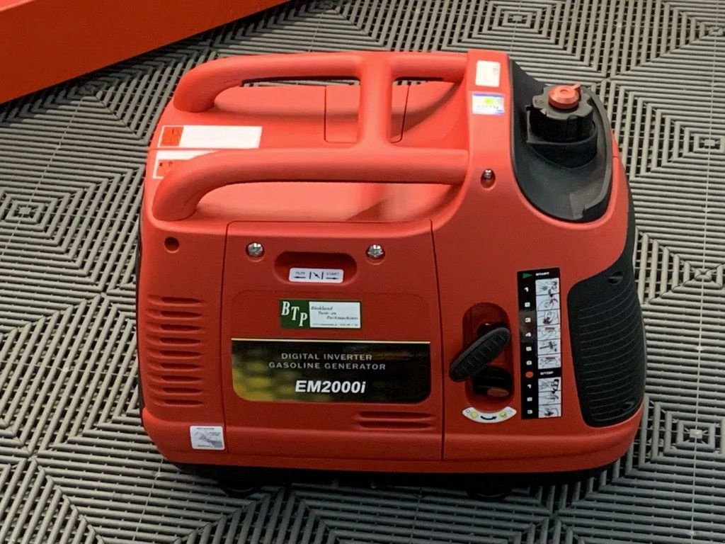 Notstromaggregat of the type Sonstige Compact stille koffer inverter generator 2000W noodstroom aggregaat, Neumaschine in Ameide (Picture 3)