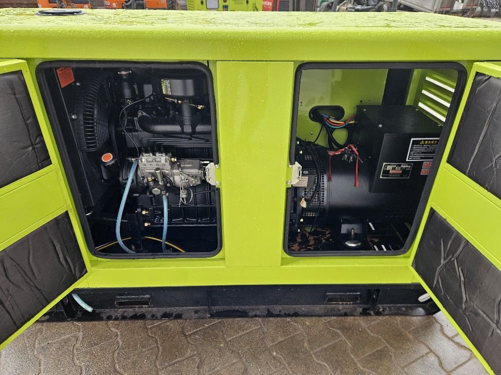 Notstromaggregat от тип Sonstige Compal Power VG-R30, Neumaschine в Veldhoven (Снимка 4)