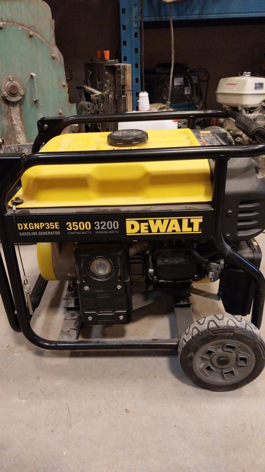 Notstromaggregat of the type Sonstige De walt DXGNI33500/3200, Neumaschine in Lisse (Picture 1)