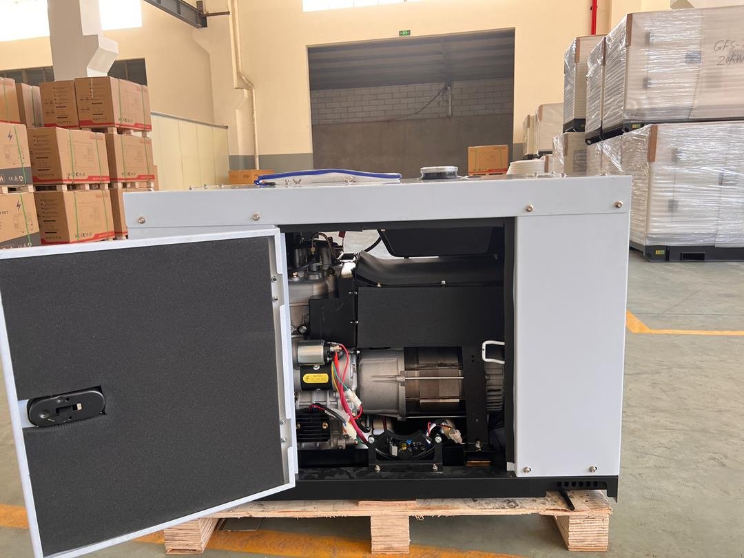 Notstromaggregat of the type Sonstige DG 8500, Neumaschine in Baisweil (Picture 2)