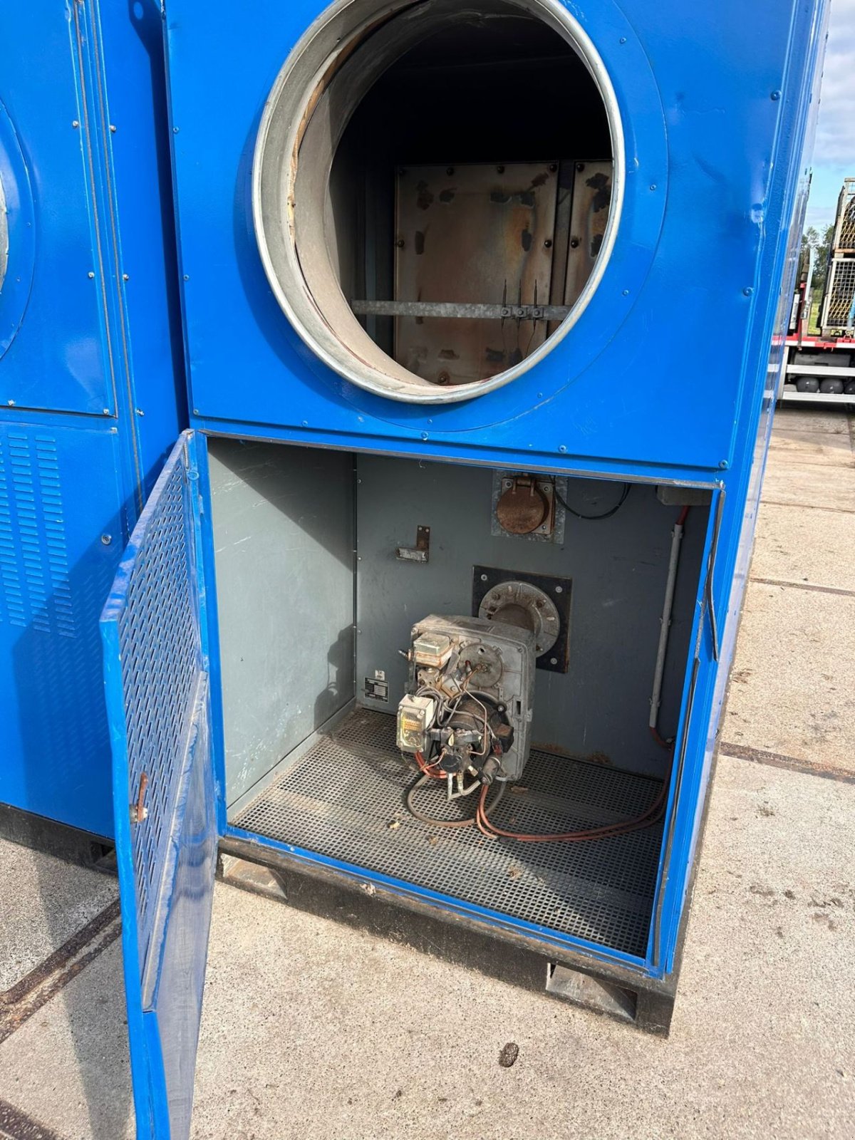 Notstromaggregat типа Sonstige Diesel Heater Indirect gestookt, Gebrauchtmaschine в Tull en 't Waal (Фотография 3)