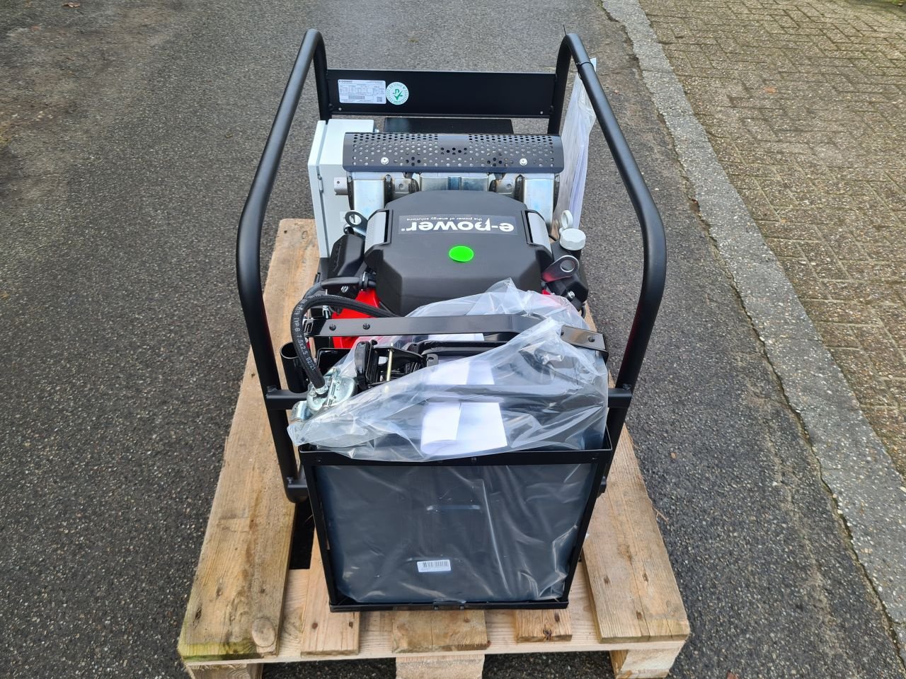 Notstromaggregat des Typs Sonstige Europower EP12000E, Gebrauchtmaschine in Lierop (Bild 2)