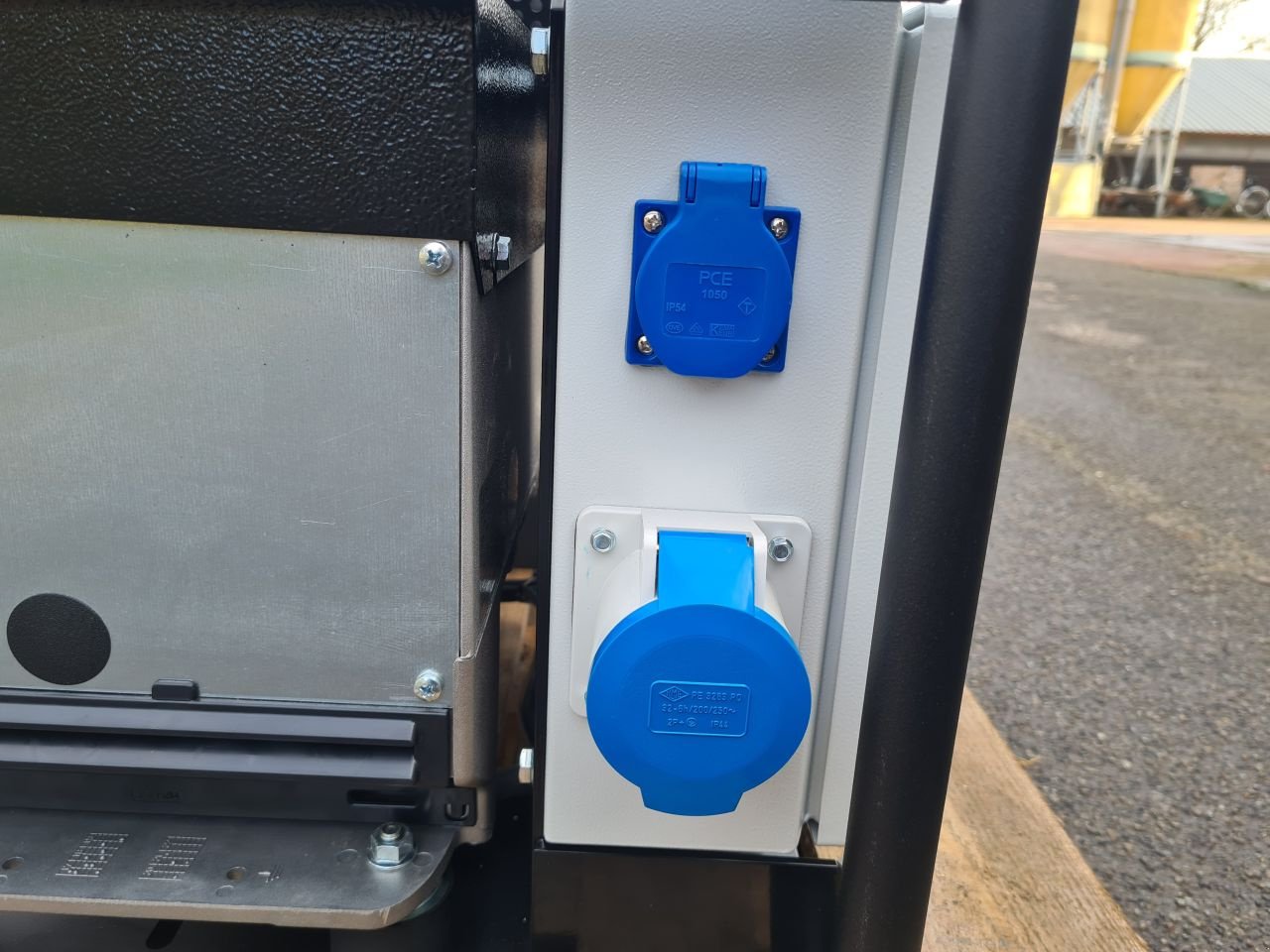 Notstromaggregat des Typs Sonstige Europower EP12000E, Gebrauchtmaschine in Lierop (Bild 9)