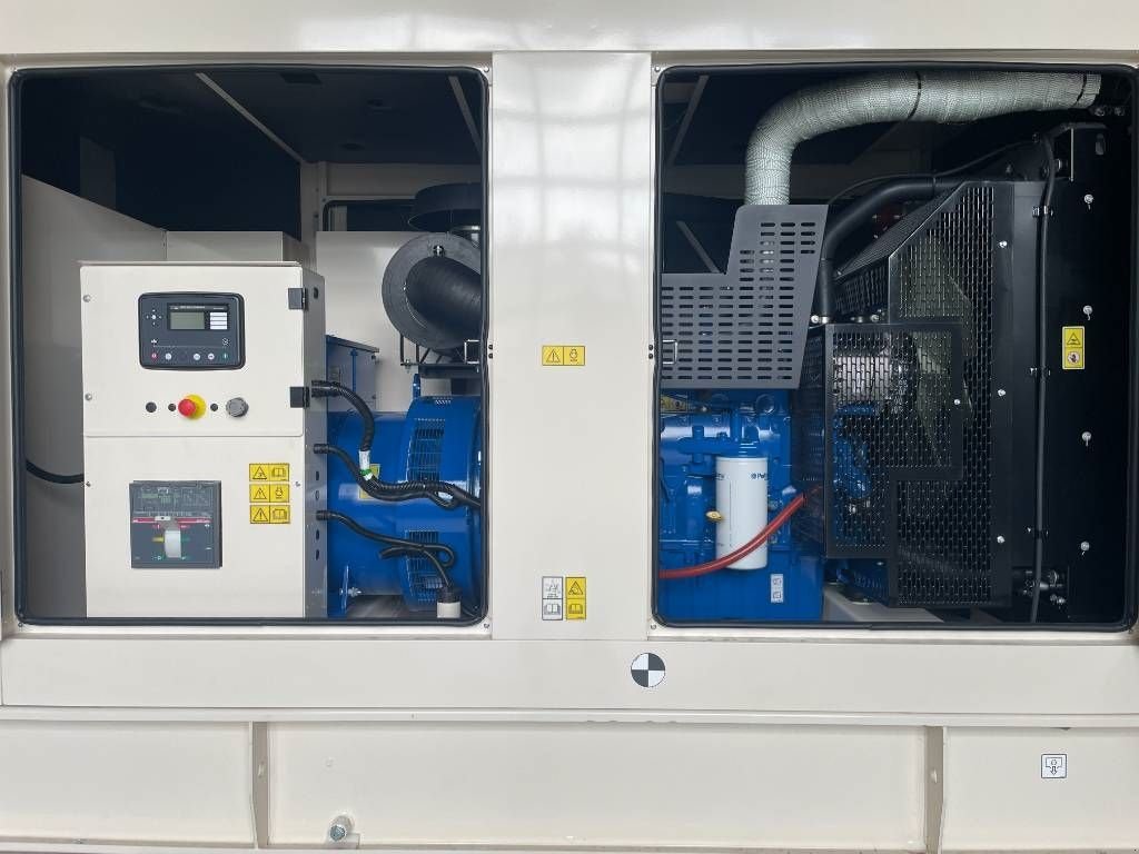 Notstromaggregat of the type Sonstige FG Wilson P300-5 - 300 kVA Genset - DPX-16015, Neumaschine in Dordrecht (Picture 9)