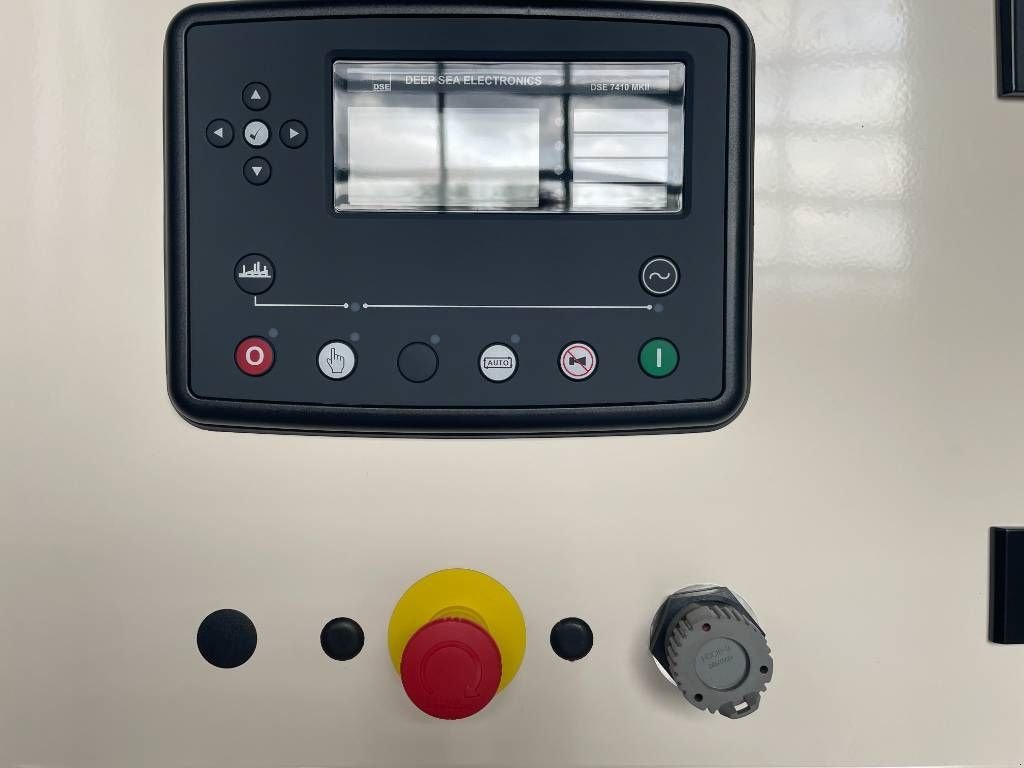 Notstromaggregat of the type Sonstige FG Wilson P300-5 - 300 kVA Genset - DPX-16015, Neumaschine in Dordrecht (Picture 11)