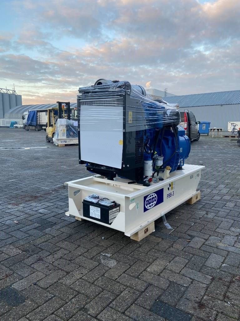 Notstromaggregat of the type Sonstige FG Wilson P88-3 - 88 kVA Open Genset - DPX-16007-O, Neumaschine in Dordrecht (Picture 3)