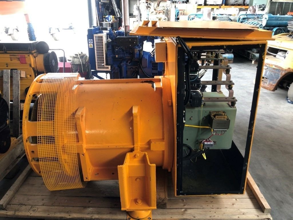 Notstromaggregat des Typs Sonstige Leroy Somer 1050 kVA generatordeel / alternator as New !, Gebrauchtmaschine in VEEN (Bild 9)