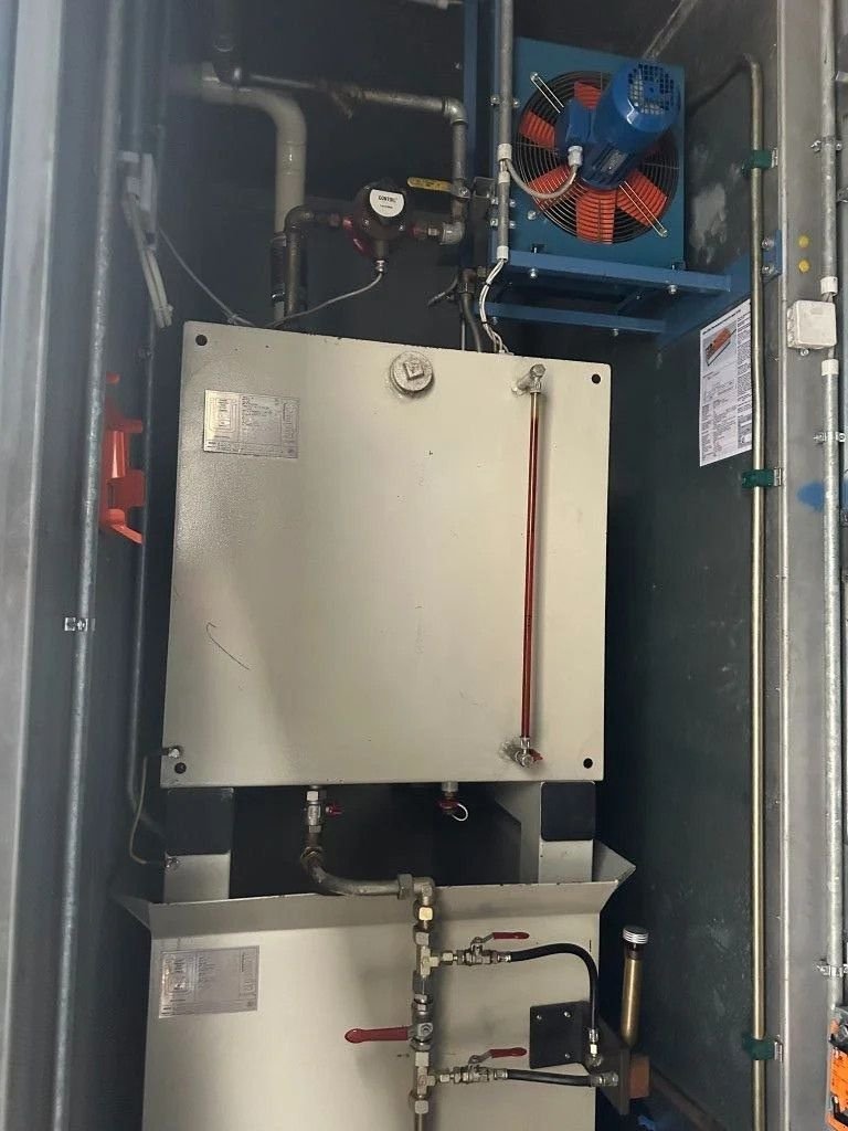 Notstromaggregat des Typs Sonstige MTU 16V 4000 SDMO 2200 kVA Silent generatorset in container, Gebrauchtmaschine in VEEN (Bild 3)