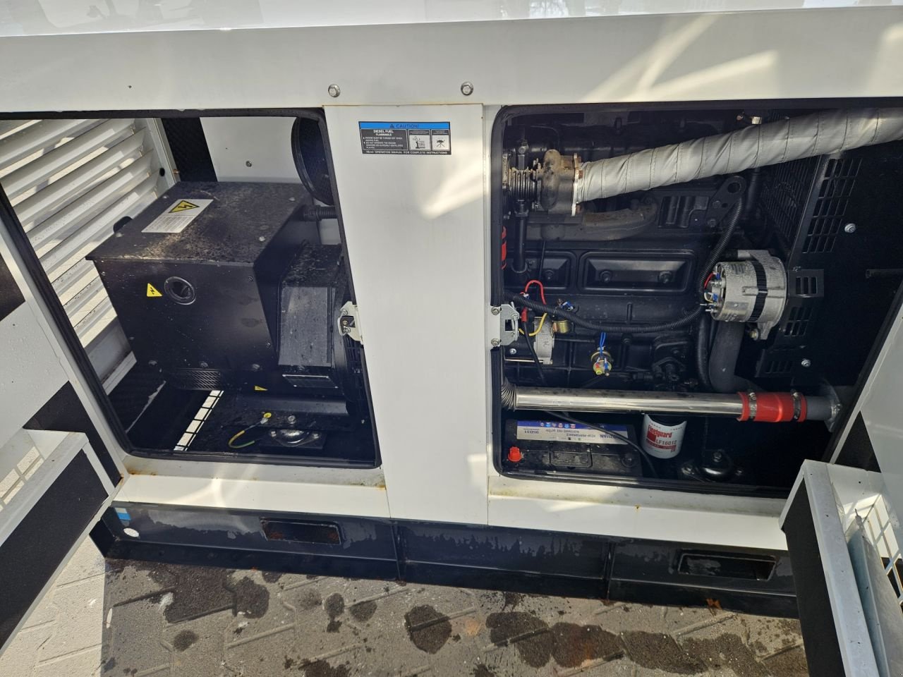 Notstromaggregat of the type Sonstige Plus Power GF2-60 63 KVa, Neumaschine in Veldhoven (Picture 6)