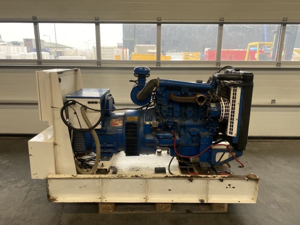 Notstromaggregat des Typs Sonstige Stamford Perkins FG Wilson 42.5 kVA generatorset, Gebrauchtmaschine in VEEN (Bild 5)