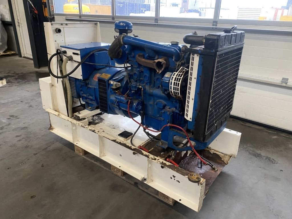 Notstromaggregat des Typs Sonstige Stamford Perkins FG Wilson 42.5 kVA generatorset, Gebrauchtmaschine in VEEN (Bild 8)
