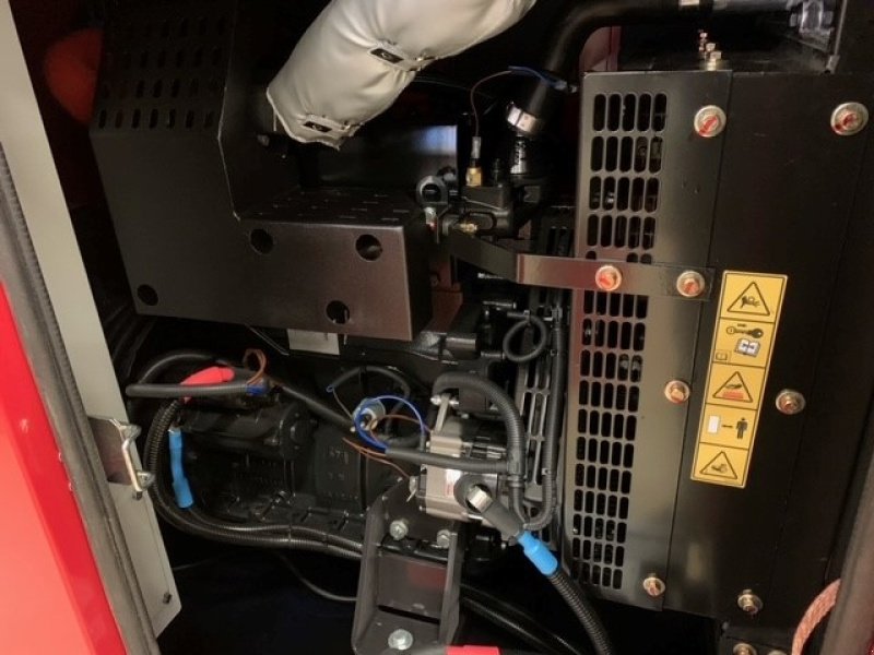 Notstromaggregat des Typs Valtra VG60 3 Cylinder Agco power motor., Gebrauchtmaschine in Sakskøbing (Bild 5)