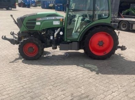 Fendt 211 VA VARIO Traktor za voćnjake